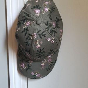 Army green embroidered baseball cap